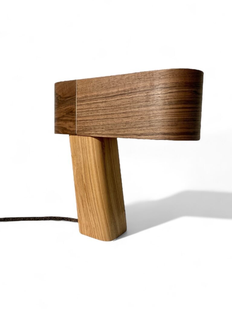 lampe en bois et placage