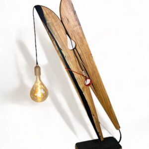 Lampadaire design en bois - "Pince-moi"