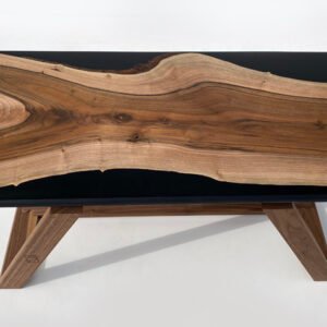 Table basse en noyer “Nova” – Née en Vendée