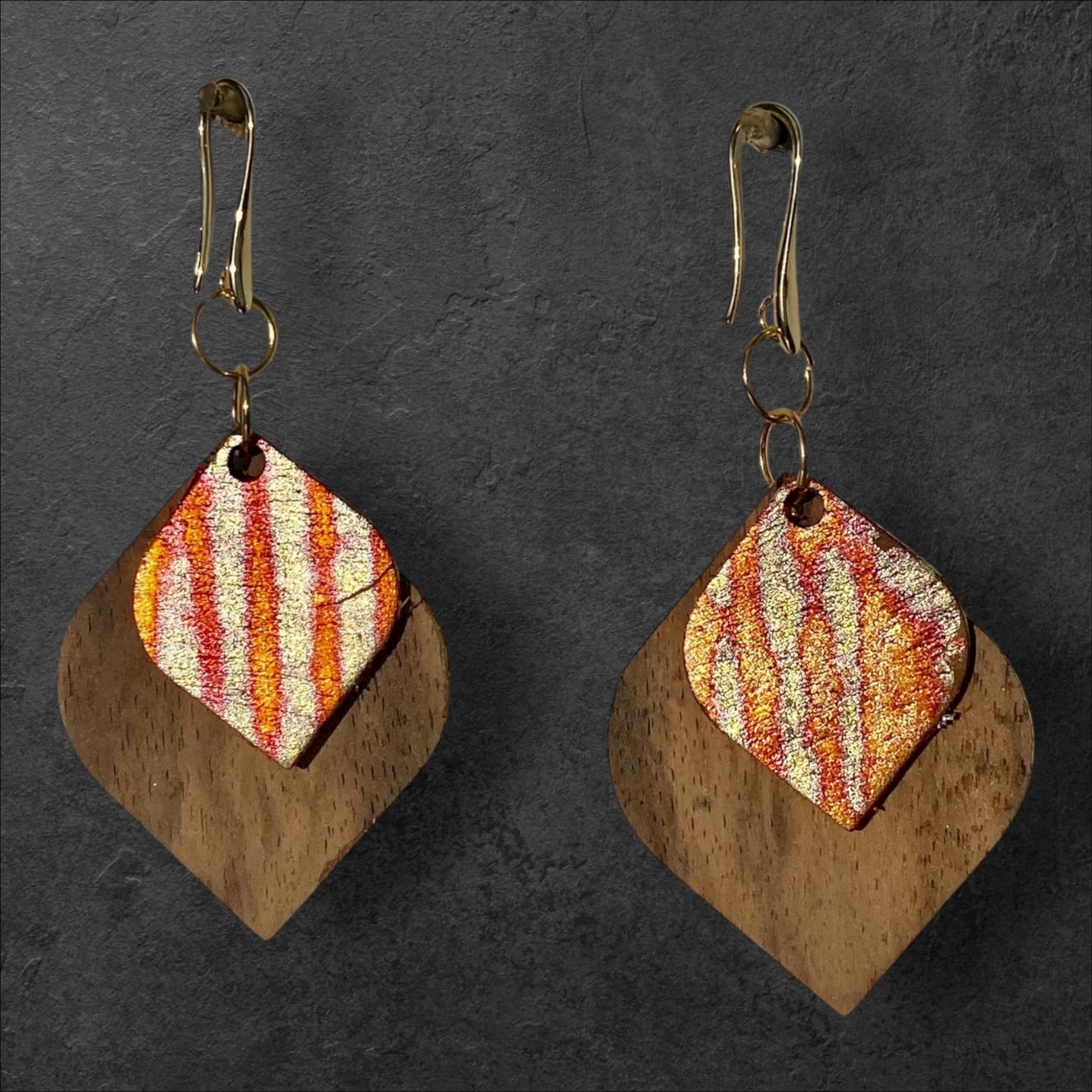 Boucles d'oreilles en bois - Ombra – Image 2